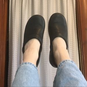 Black matte leather Dansko clogs
